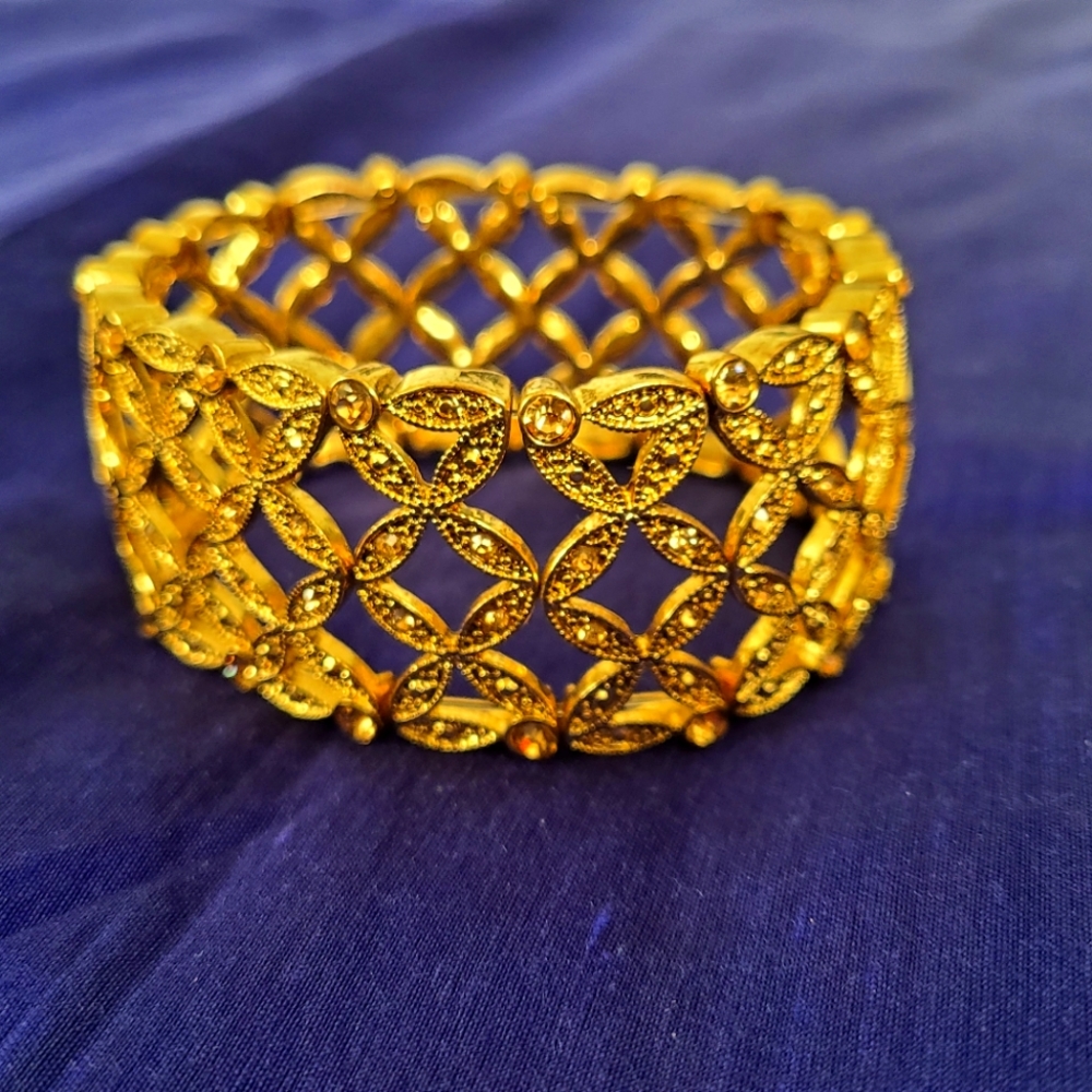 Adjustable bangle